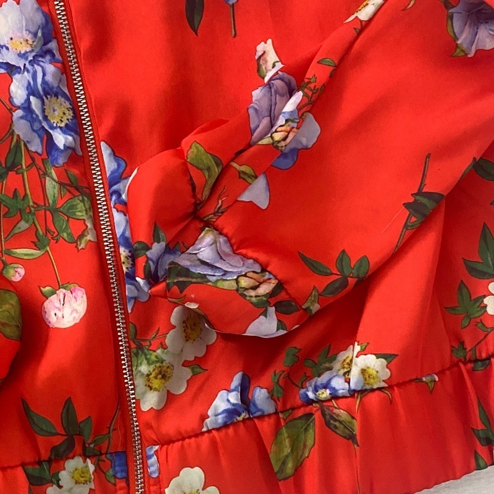 Amisu Red Bomber Jacket with Blue Floral Pattern - Picture 5 of 7